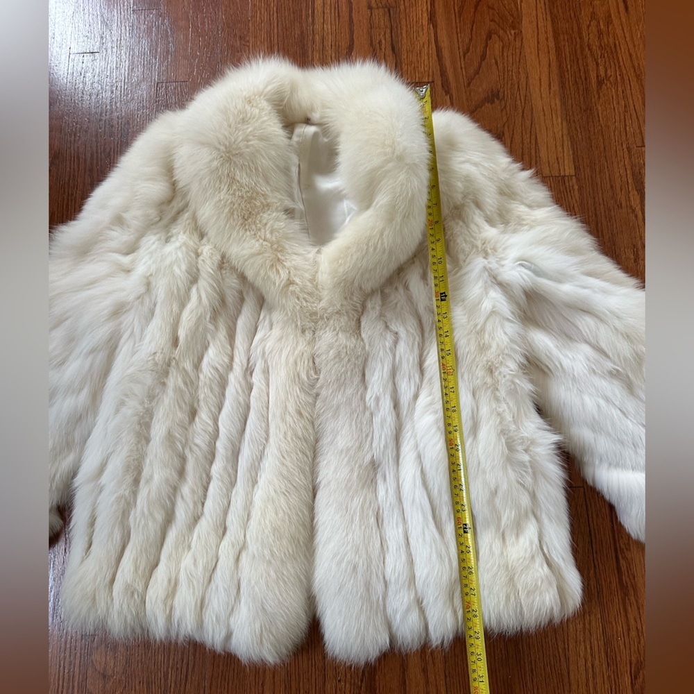 Luxurious Natural Blue Fox Fur Coat - Perfect for a Wedding - Picture 5 of 16